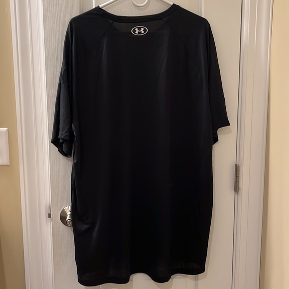 🆕 Men’s Under Armour Camo Logo Short Sleeve Tee Black Size 2XL - Picture 3 of 6